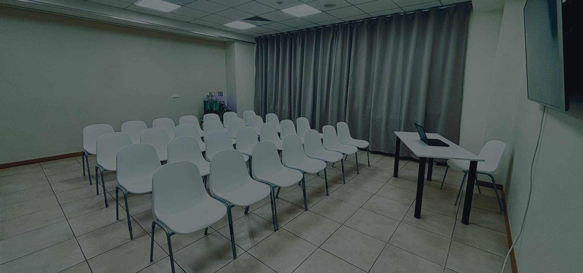 ЗАЛ MEETING